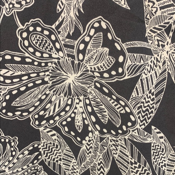 Loft Floral Gray White Women's Top Blouse Tie Front Size XL - Picture 5 of 9